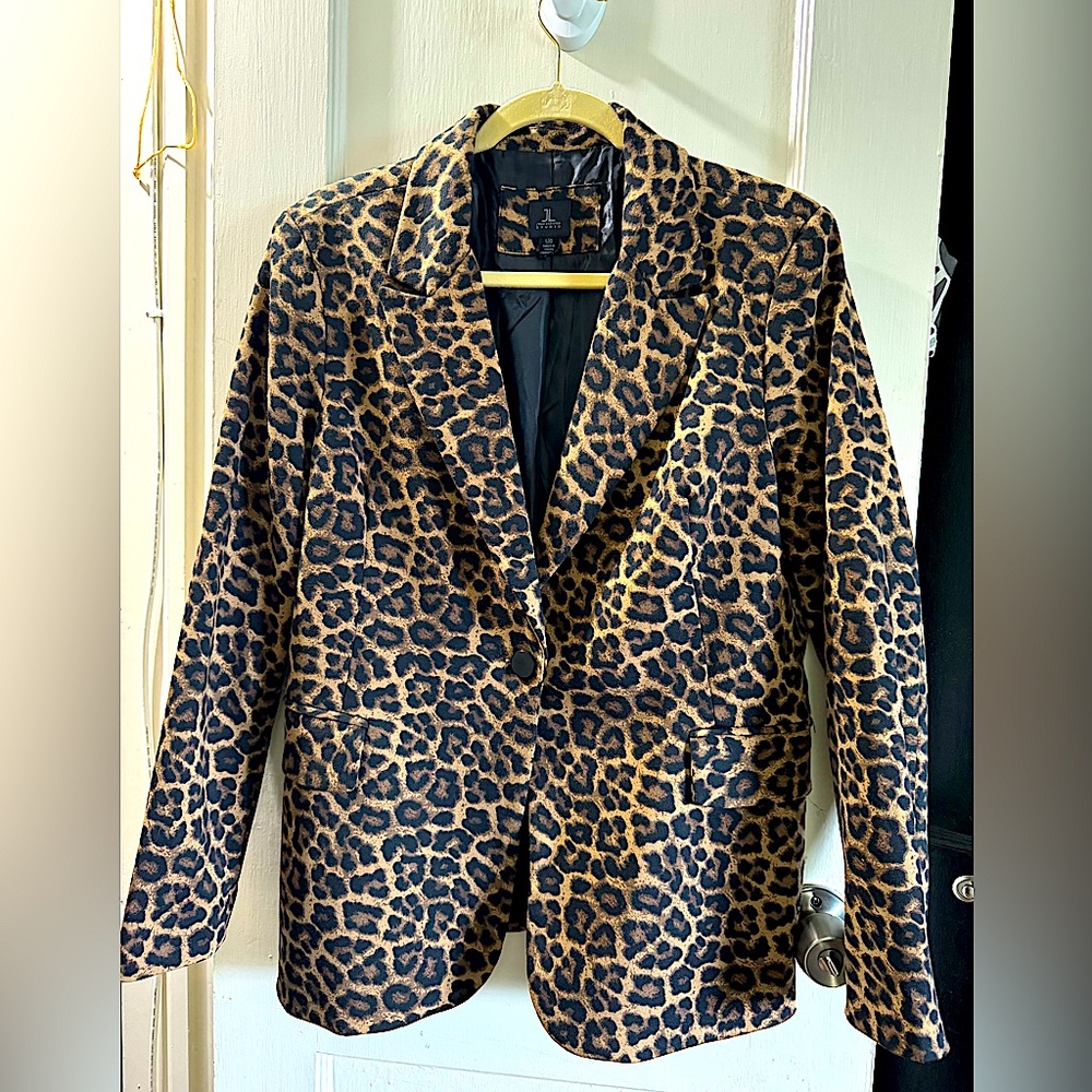 Leopard print blazer; fully lined